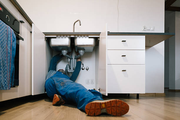 Professional Emergency Plumber technician working in Center Point, AL